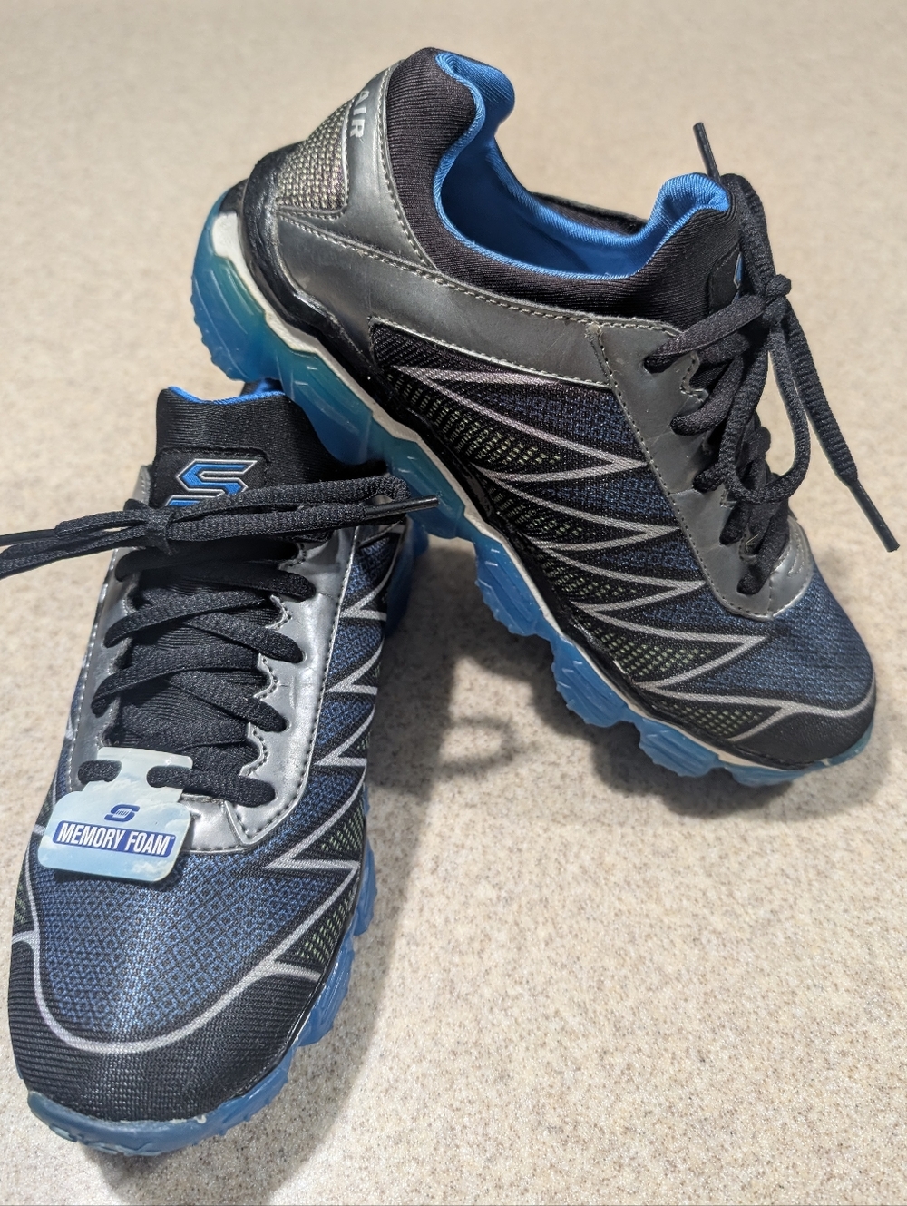 Skechers Boys Skech-Air Turbo Drive Sneakers in the Blk/Blue/Lime colorway Sz 3